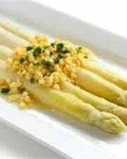 Aspergemenu en dansmiddag jarigen mei