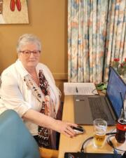 Zondagsopening met dj Jeanine