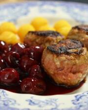 gehaktballen met warme kriekjes