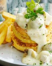 Frietjes met vol-au-vent