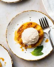 Crèmerie Romanza Coupe vanille-ijs met ananas en slagroom