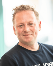 Sint andries zingt met steven de lelie