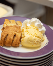 appelflap met een bolletje ijs