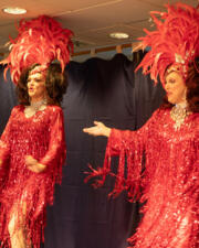 Travestietenshow in dienstencentrum Blankenberg