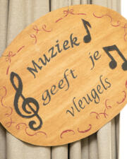 De Vrijgeweide zingt met dj Mon