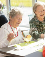 Smul: coupe ijs met vers fruit